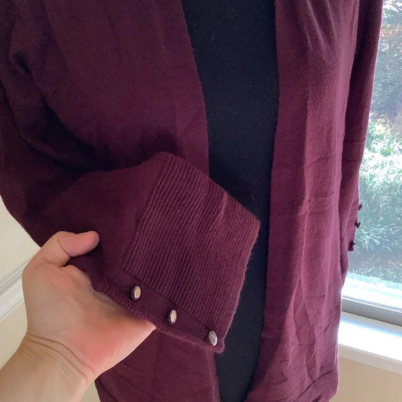 #245 Revolution Burgundy Open Front Cardigan with Button Detail Sz XS - Picture 9 of 9